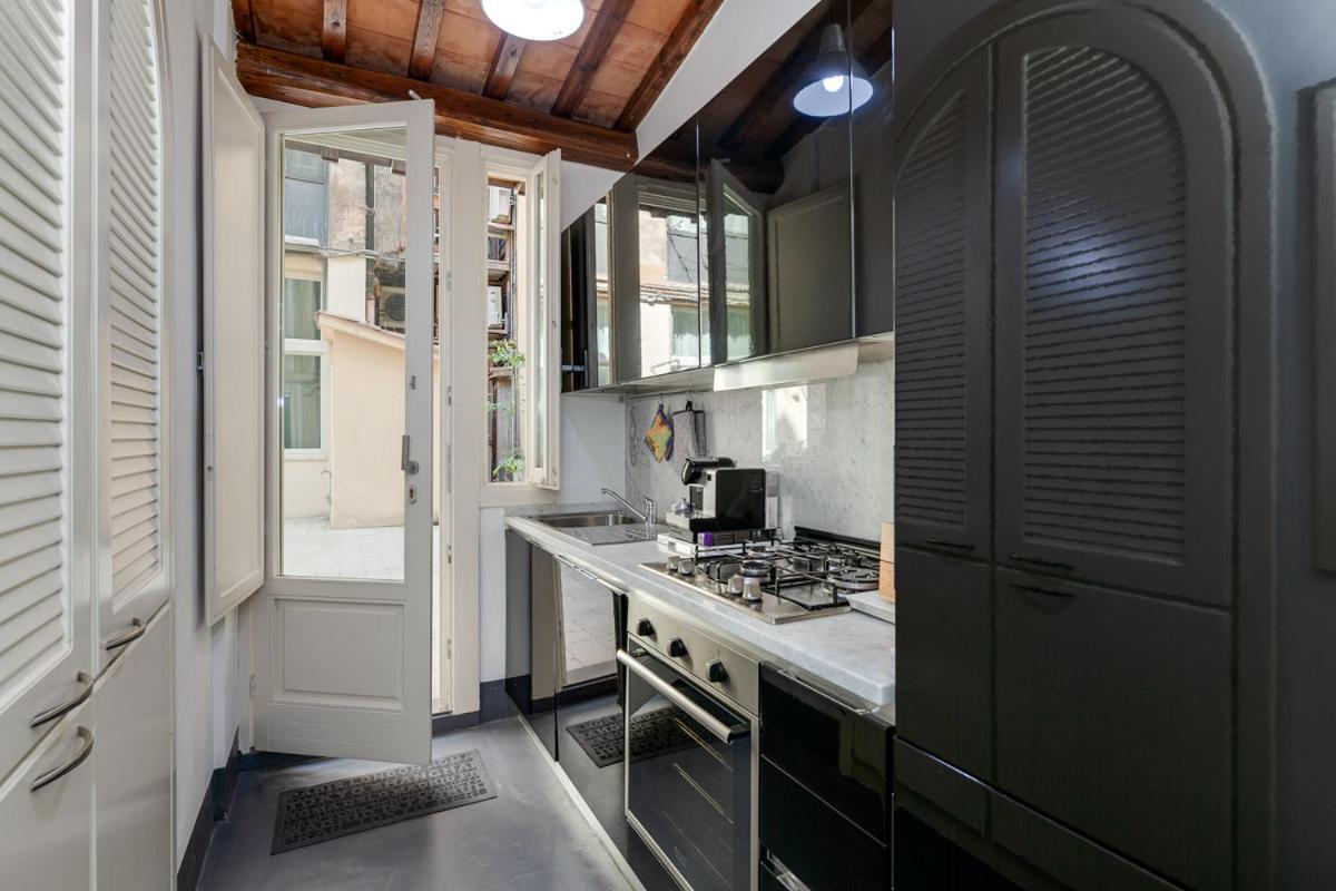 White Style Gambero Apartment Rome Bagian luar foto