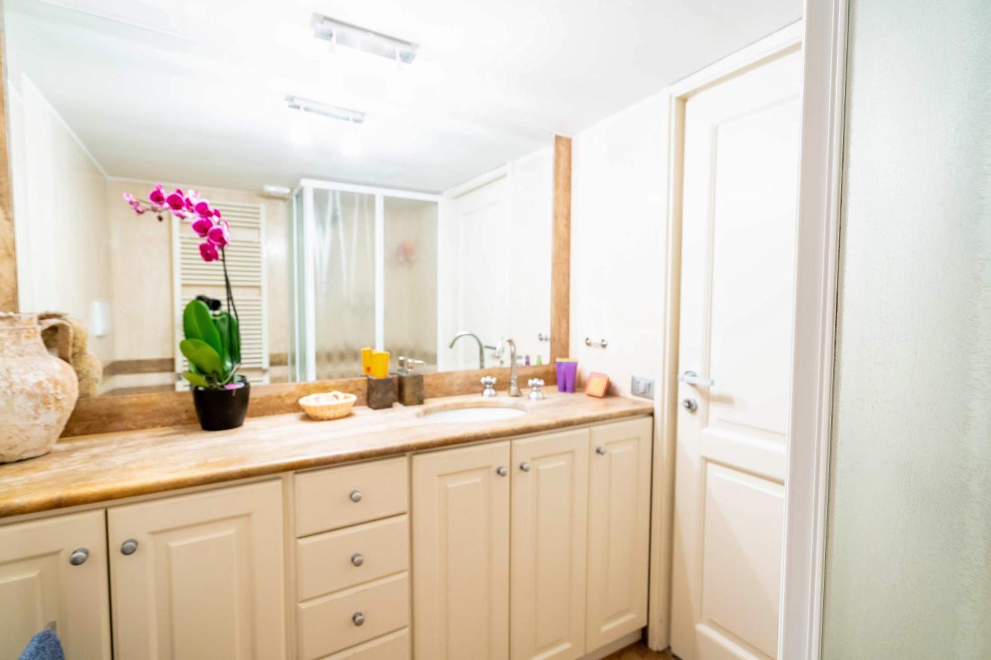 White Style Gambero Apartment Rome Bagian luar foto
